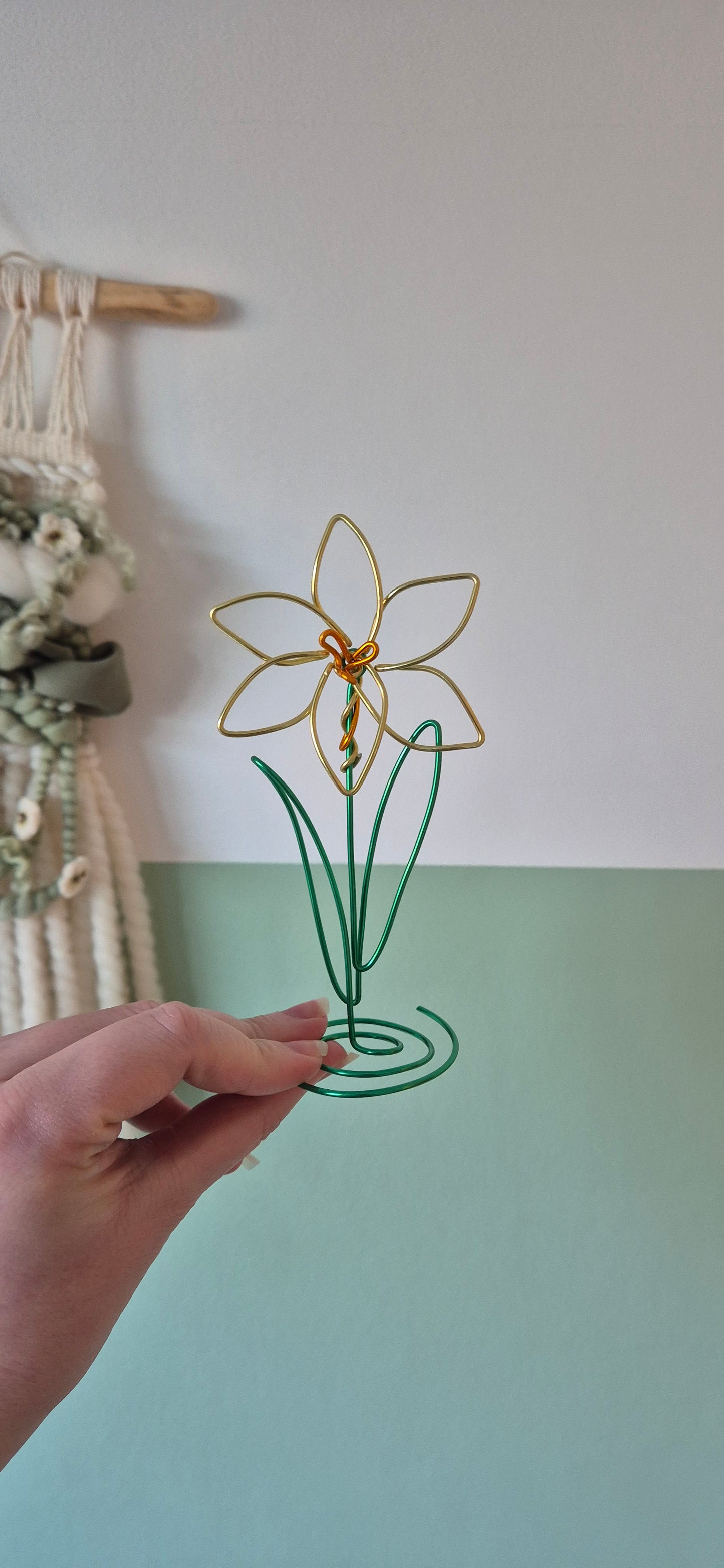 Wire Desk Daffodil
